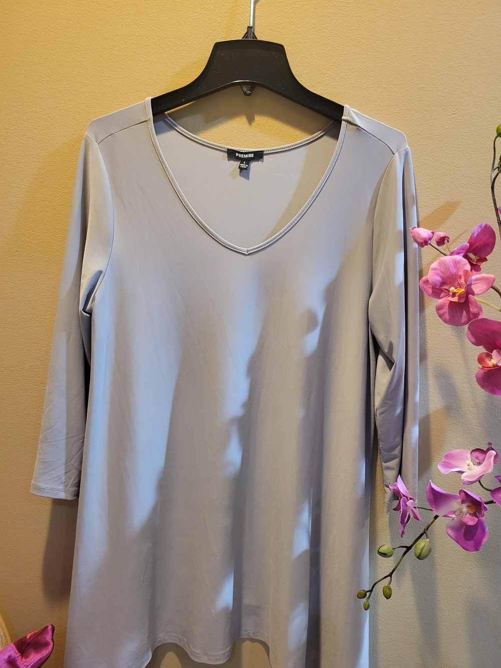 Premise Light Gray V-Neck Tunic Top